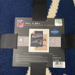 New England Patriots Luxe Dreams Throw Blanket - Navy